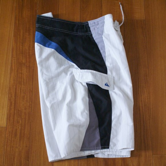 USED early 2000 Quiksilver Boardshorts men's size 34 - Picture 5 of 8